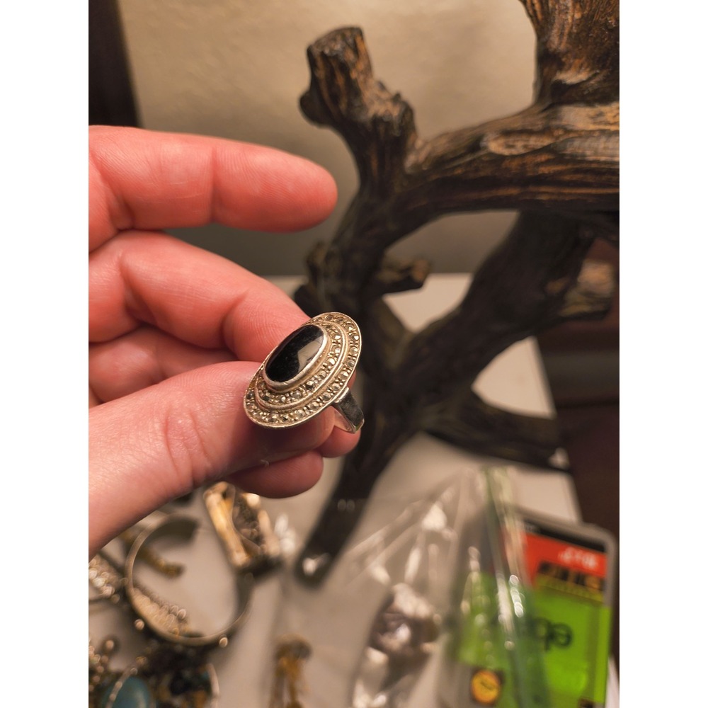 Sterling Silver And Marcasite Ring Size 7 And 1/2 - Picture 4 of 7
